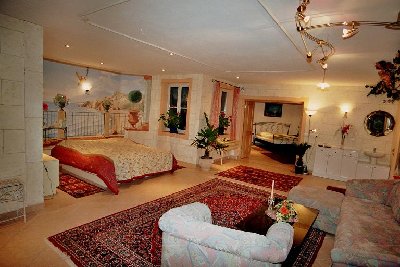 imm021_22A.jpg